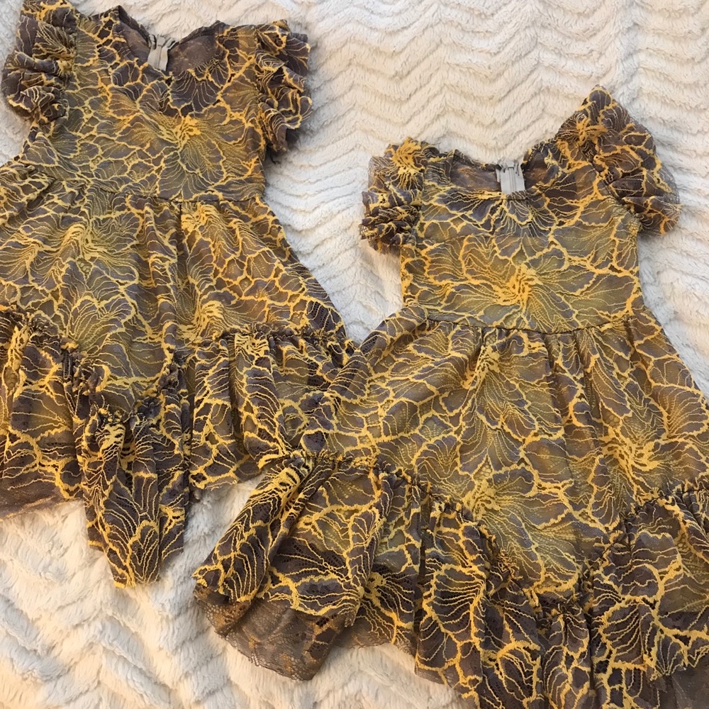 2t and 4t matching dresses .